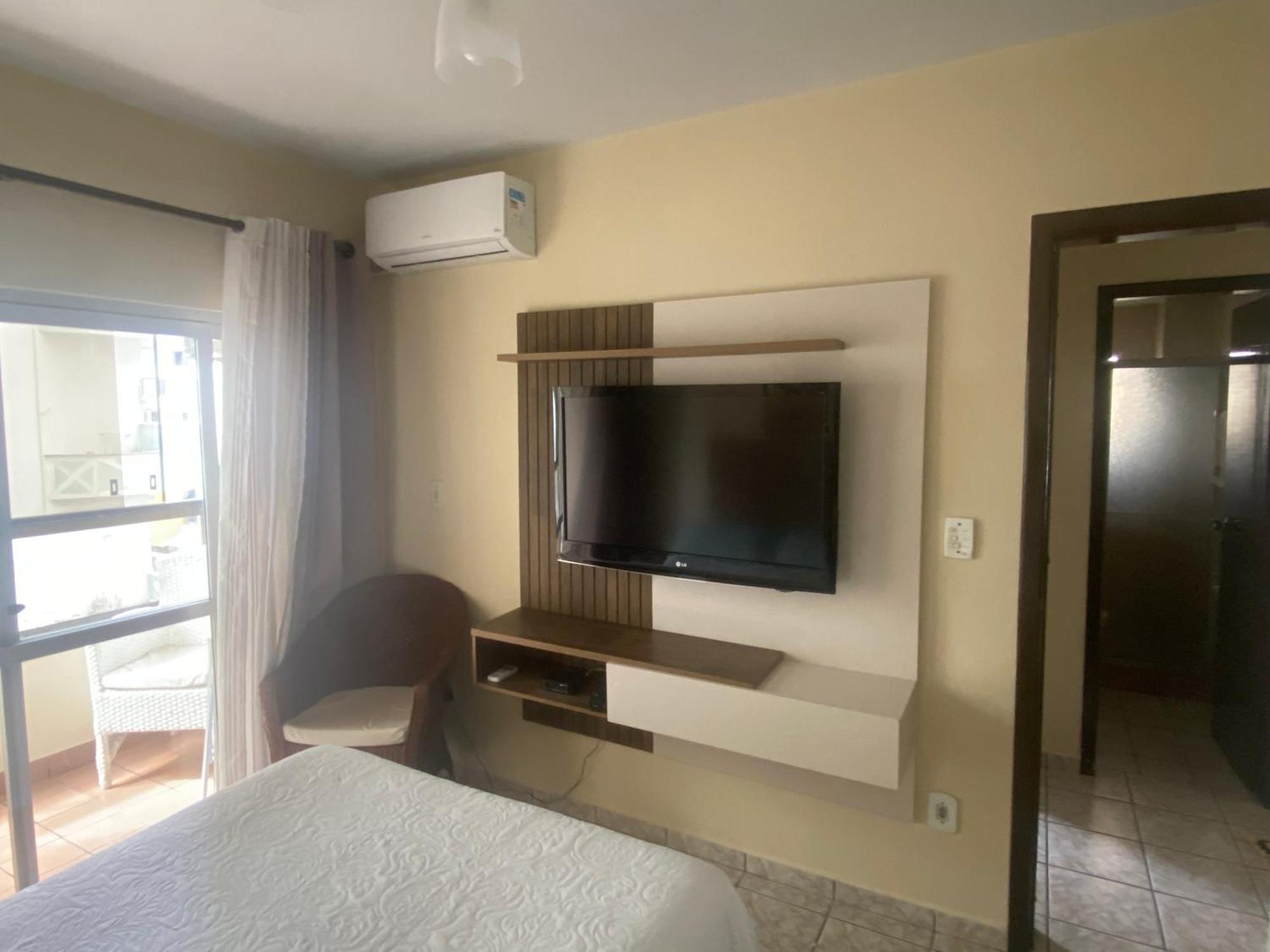 Apartamento Av. Brasil A 50m Do Mar Apartment